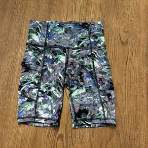 Lululemon Wonder Train High Rise Shorts With Side Pockets-size 2